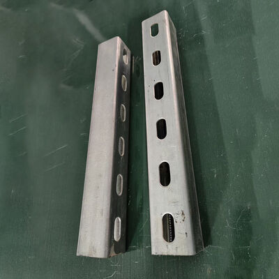 Goede prijs 275 g/m2 gesloten C Unistrut kanalen Q235 geperforeerd staal warm gedompeld gegalvaniseerd voor zonne-installatie online