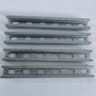 ভালো দাম হট ডাম্পড জিআই স্লটড সি চ্যানেল 275g / এম 2 স্কয়ার এজ স্লটড ইউনিস্ট্রুট সৌর মাউন্ট সমর্থন জন্য অনলাইন