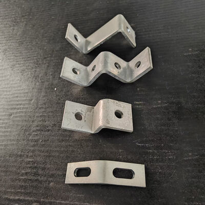 qualité Type réglable garnitures de canal de contrefiche de support de Z pré galvanisées avec plusieurs trous pour industriel usine