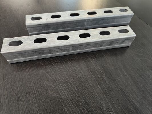 Qualität 41×41 Eckverstärkte C-Purlin | Hochfeste verzinkte C-Strut-Kanäle mit einfacher Installation und Korrosionsbeständigkeit Fabrik